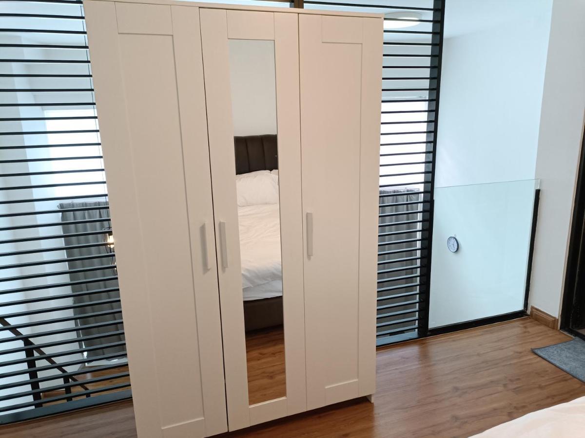 Loft Signature Executive Suite Empire City Petaling Jaya Exterior foto